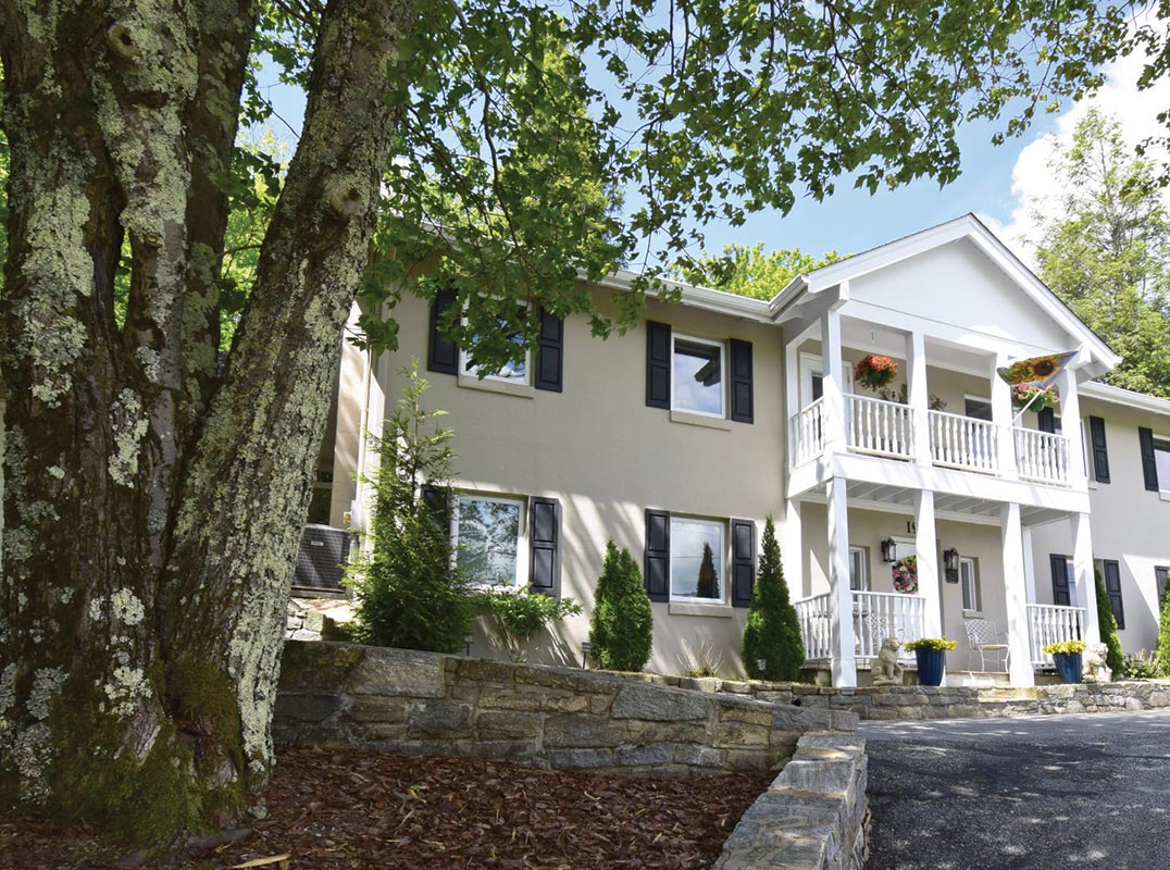 Golf Course Living in Blowing Rock